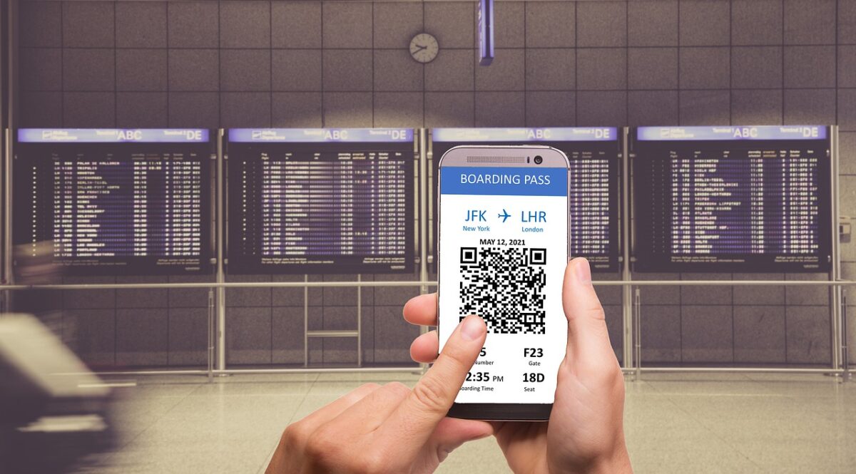 boarding pass on smartphone